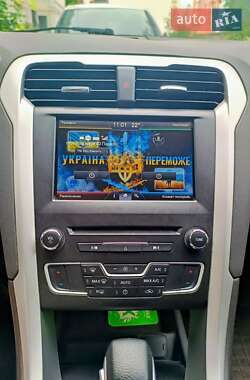 Седан Ford Fusion 2015 в 