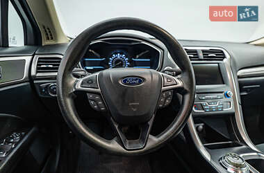 Седан Ford Fusion 2017 в 