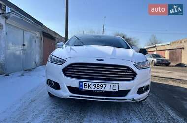 Седан Ford Fusion 2013 в 