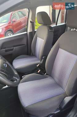 Хэтчбек Ford Fusion 2007 в 