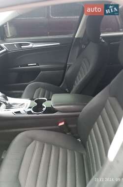 Седан Ford Fusion 2013 в 