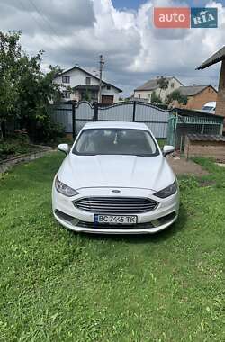 Седан Ford Fusion 2018 в 