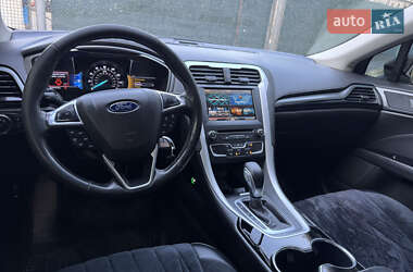 Седан Ford Fusion 2015 в 