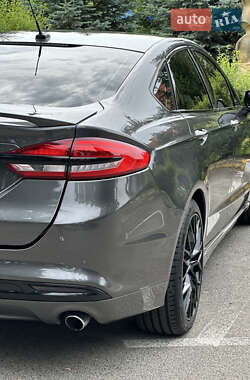 Седан Ford Fusion 2016 в 