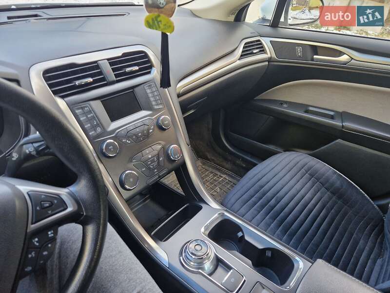 Седан Ford Fusion 2019 в Ладыжине