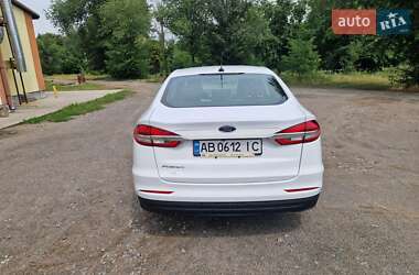Седан Ford Fusion 2019 в 