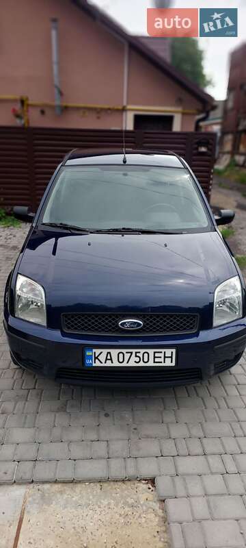 Хэтчбек Ford Fusion 2004 в Киеве