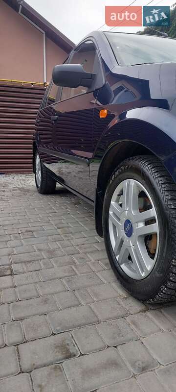 Хэтчбек Ford Fusion 2004 в Киеве