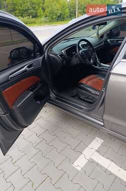 Седан Ford Fusion 2014 в 