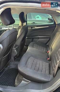 Седан Ford Fusion 2015 в 