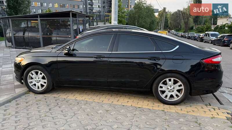 Седан Ford Fusion 2015 в Києві
