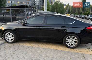 Седан Ford Fusion 2015 в 