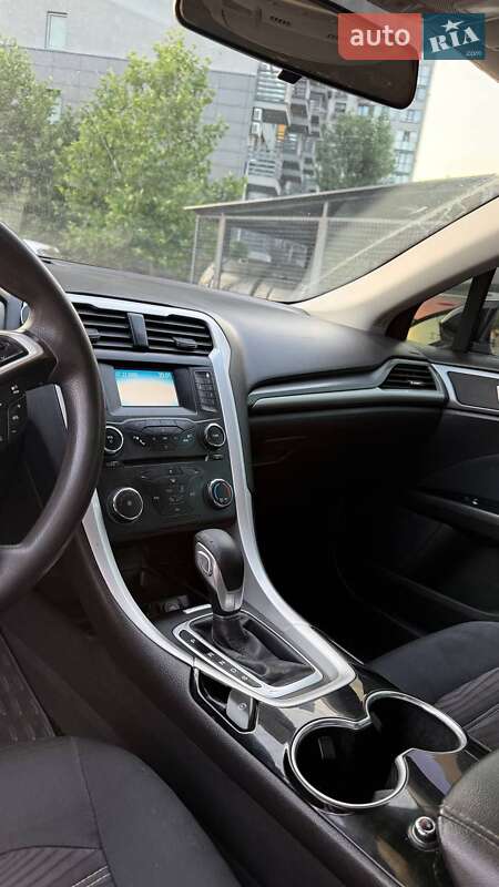 Седан Ford Fusion 2015 в Києві