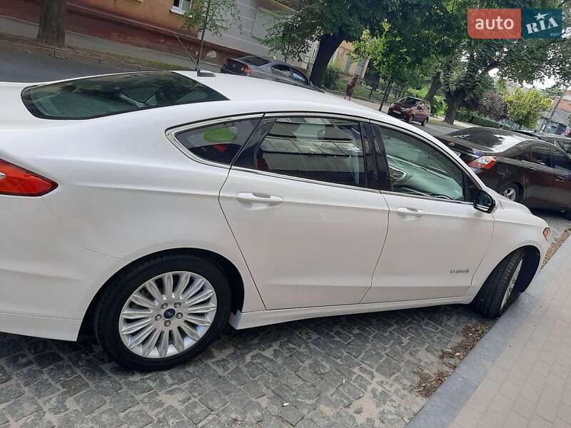 Седан Ford Fusion 2015 в Чернигове