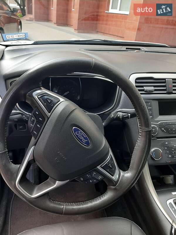 Седан Ford Fusion 2015 в Чернигове