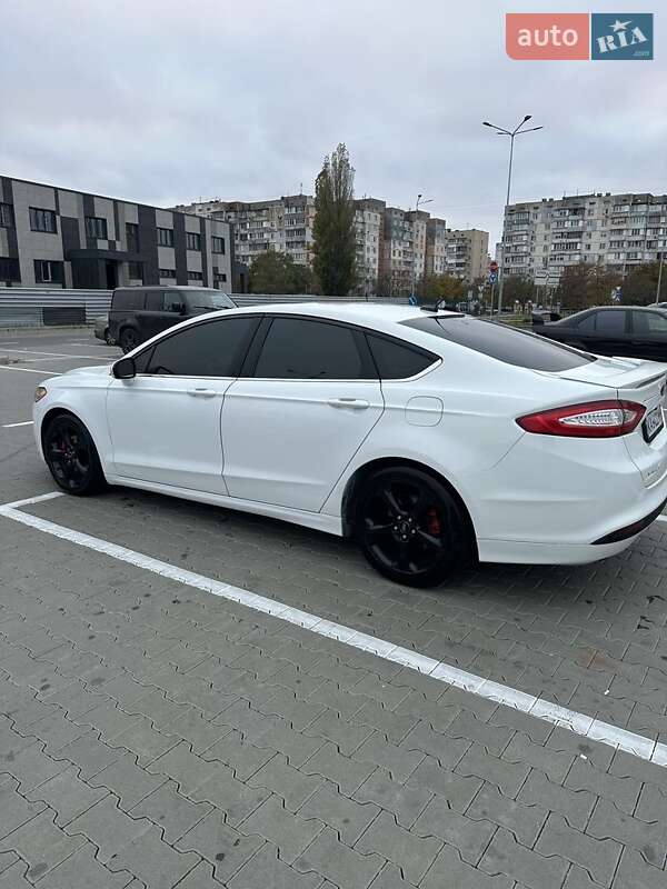 Седан Ford Fusion 2014 в Киеве