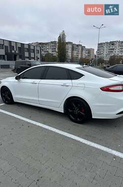Седан Ford Fusion 2014 в 