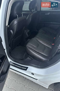 Седан Ford Fusion 2014 в 