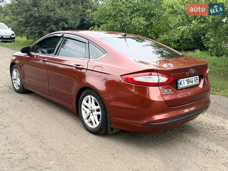 Седан Ford Fusion 2014 в Березане