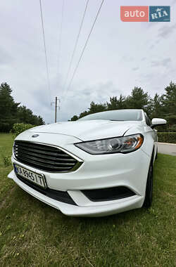 Седан Ford Fusion 2016 в 