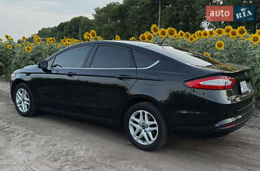 Седан Ford Fusion 2014 в 