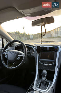 Седан Ford Fusion 2014 в 