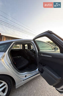 Седан Ford Fusion 2014 в 