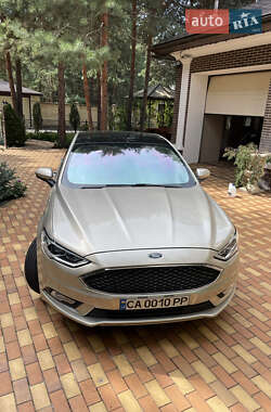 Седан Ford Fusion 2017 в 