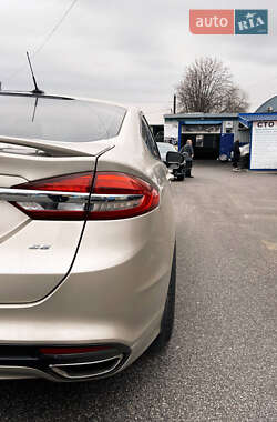 Седан Ford Fusion 2017 в 