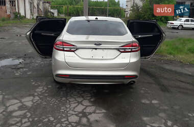 Седан Ford Fusion 2017 в 