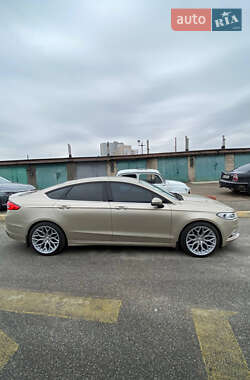 Седан Ford Fusion 2017 в 