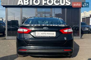 Седан Ford Fusion 2016 в 