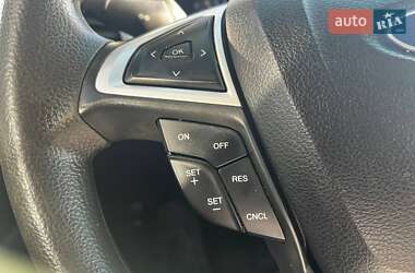 Седан Ford Fusion 2016 в 