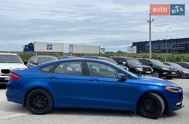 Седан Ford Fusion 2017 в 