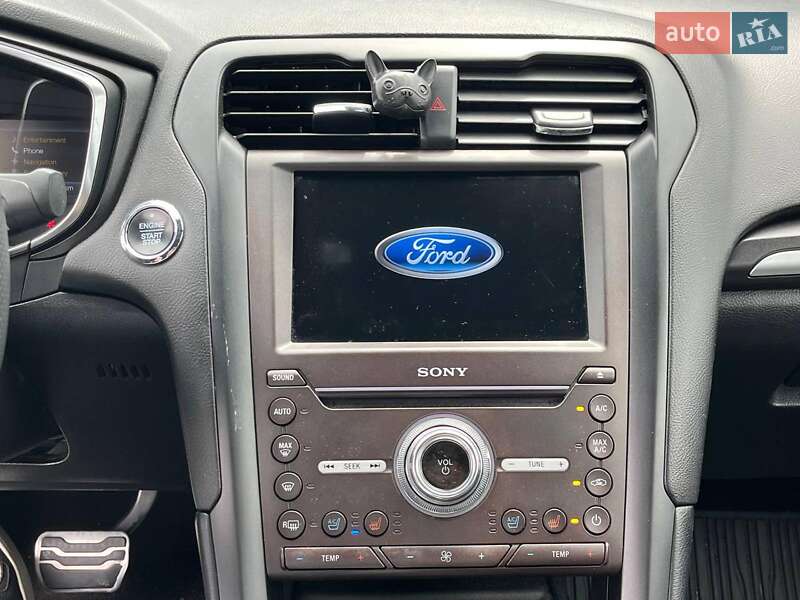 Седан Ford Fusion 2017 в Львові