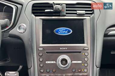Седан Ford Fusion 2017 в 