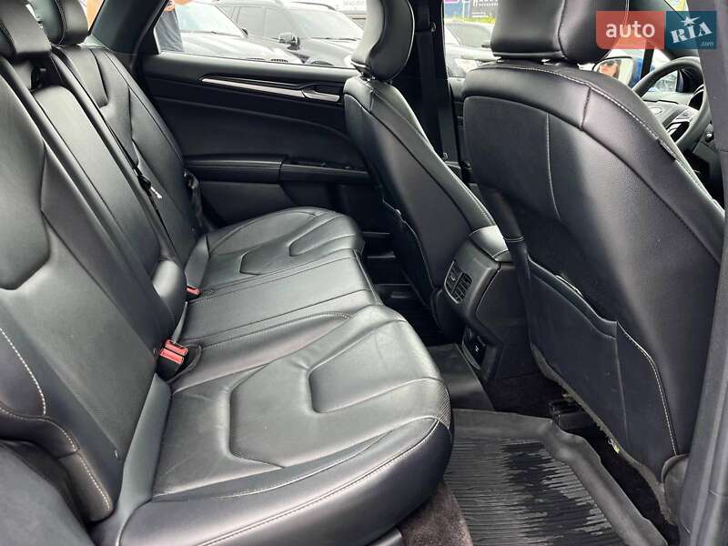 Седан Ford Fusion 2017 в Львові