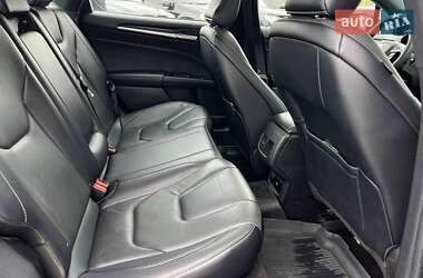 Седан Ford Fusion 2017 в 