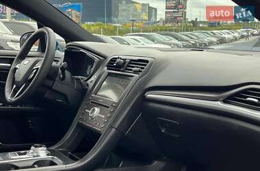 Седан Ford Fusion 2017 в 