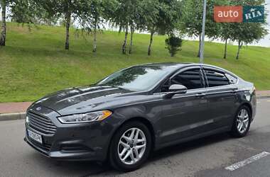 Седан Ford Fusion 2015 в 