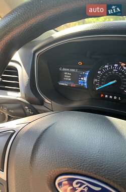 Седан Ford Fusion 2018 в 