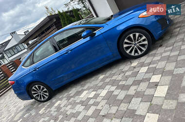 Седан Ford Fusion 2019 в 