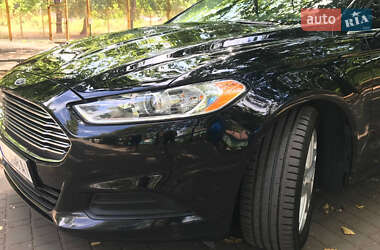 Седан Ford Fusion 2015 в 