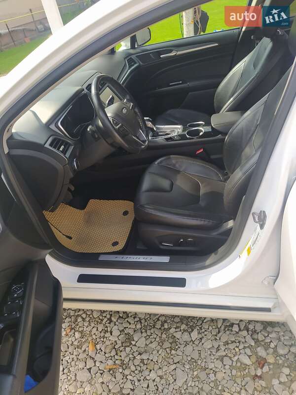 Седан Ford Fusion 2013 в Дрогобыче