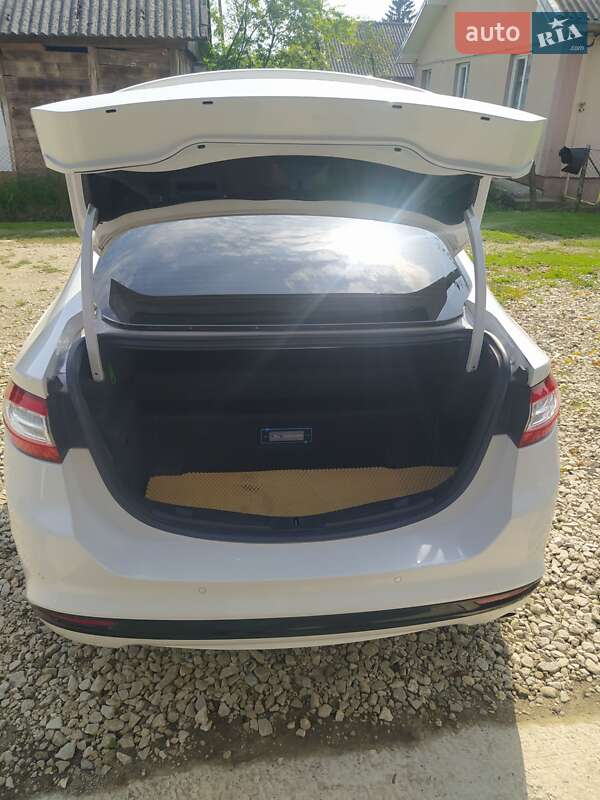 Седан Ford Fusion 2013 в Дрогобыче