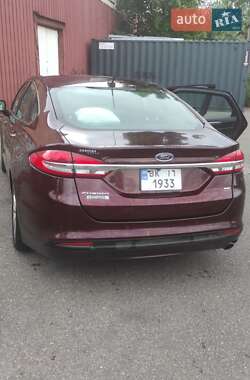 Седан Ford Fusion 2016 в 