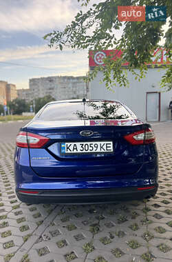 Седан Ford Fusion 2014 в 