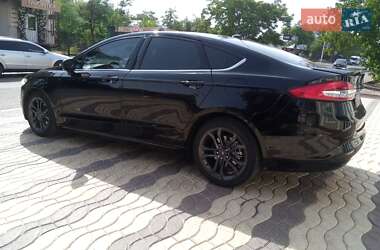 Седан Ford Fusion 2018 в 