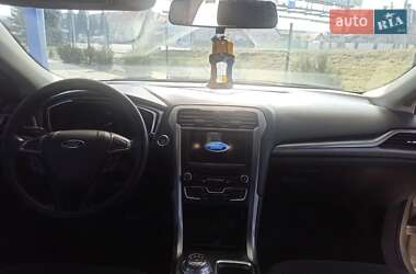 Седан Ford Fusion 2016 в 