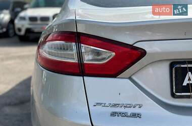 Седан Ford Fusion 2015 в 